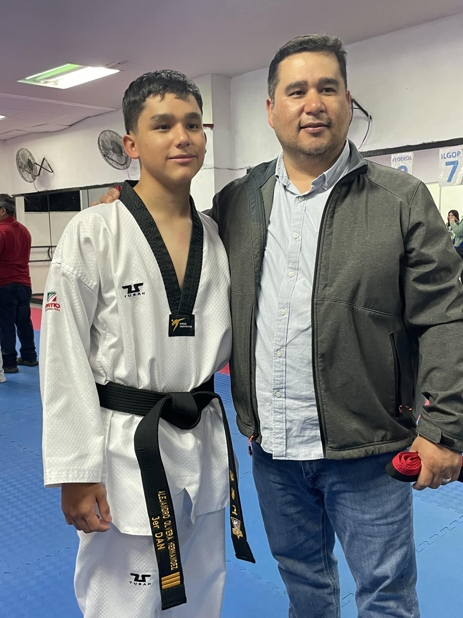 Practicando taekwondo